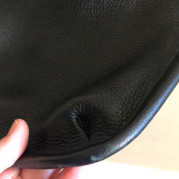 Tory Burch Black Britten Swingpack Leather Bag - Picture 15 of 15